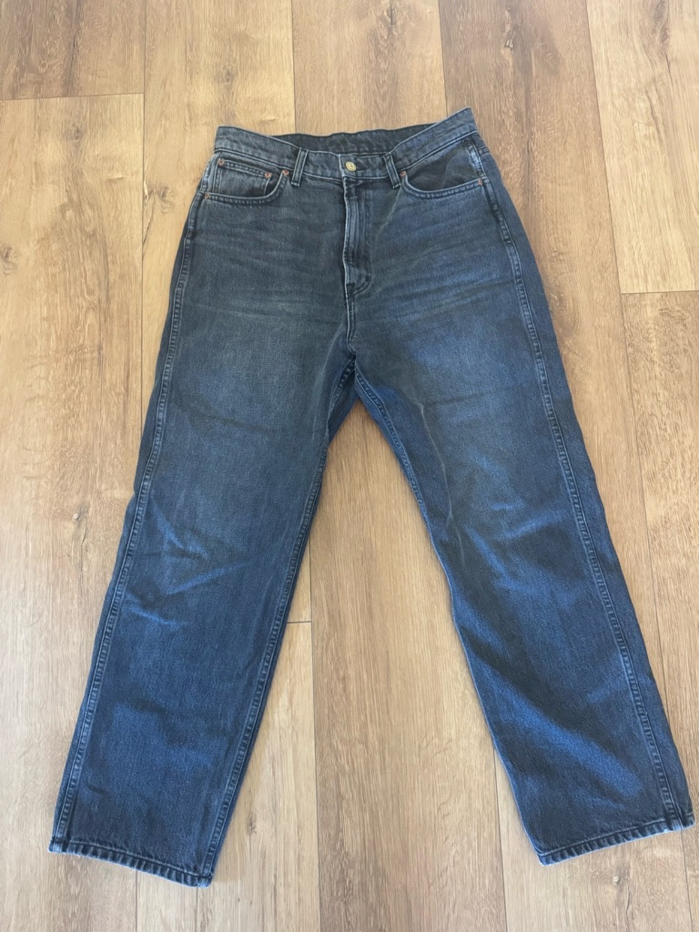 B SIDES High-Rise Straight Jeans in Stil Black Wash - Picture 2 of 6